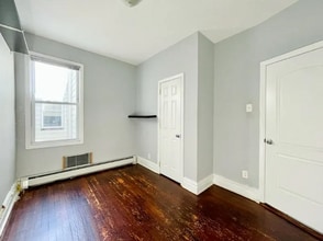 166 Lexington Ave, Unit Unit 2R in Jersey City, NJ - Building Photo - Building Photo