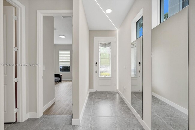 1348 Silk Oak Dr in Hollywood, FL - Building Photo - Building Photo