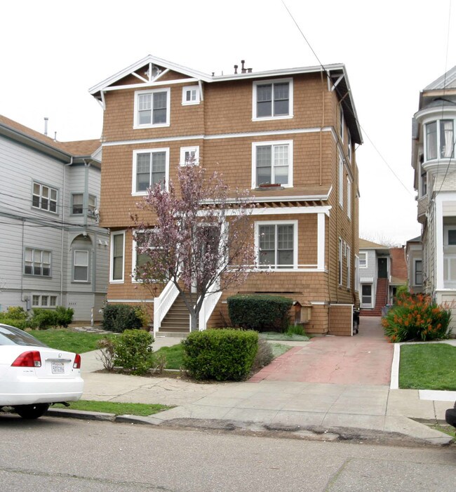 2245-2247 San Antonio Ave in Alameda, CA - Building Photo - Building Photo