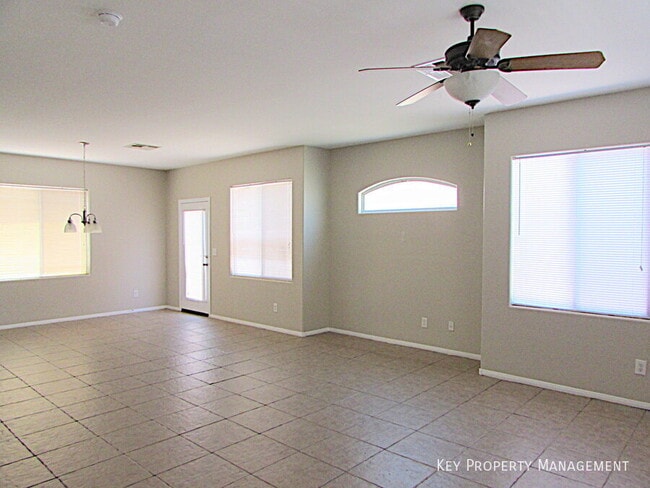 8552 Amber Star St in Las Vegas, NV - Building Photo - Building Photo