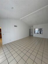 7025 W Sunrise Blvd in Plantation, FL - Building Photo - Building Photo