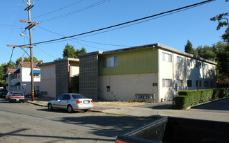 1033 Ferry St Apartments