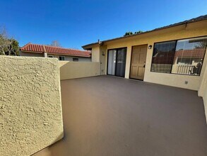 733 Thoreau Ln in Ventura, CA - Building Photo - Building Photo