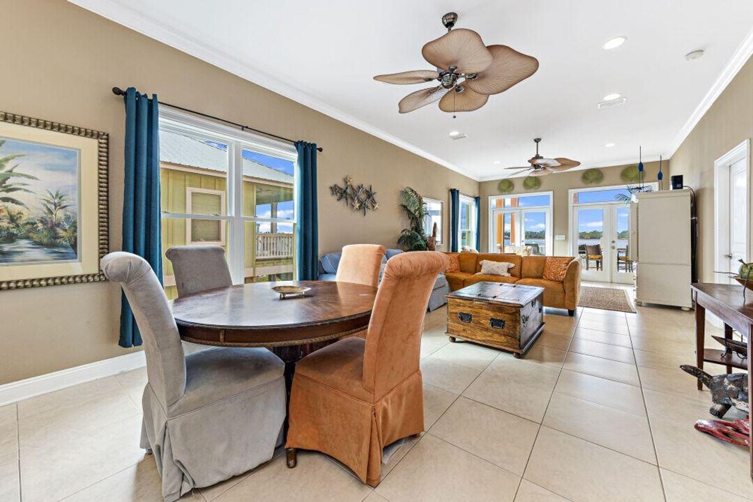 1244 W Lagoon Ave in Gulf Shores, AL - Foto de edificio