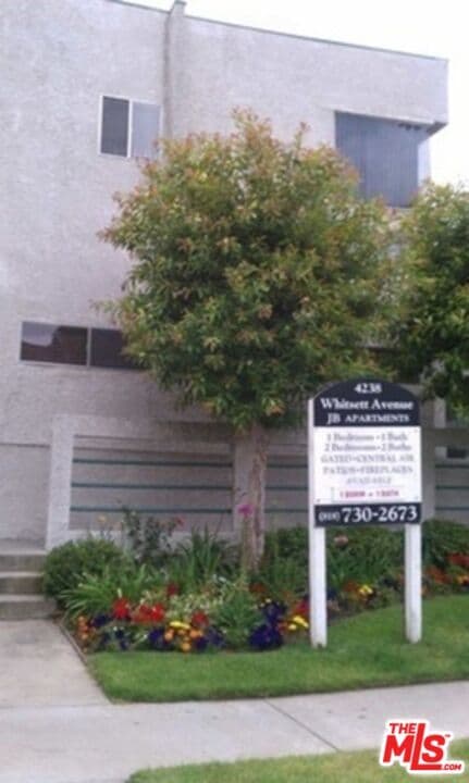4238 Whitsett Ave in Los Angeles, CA - Building Photo - Building Photo