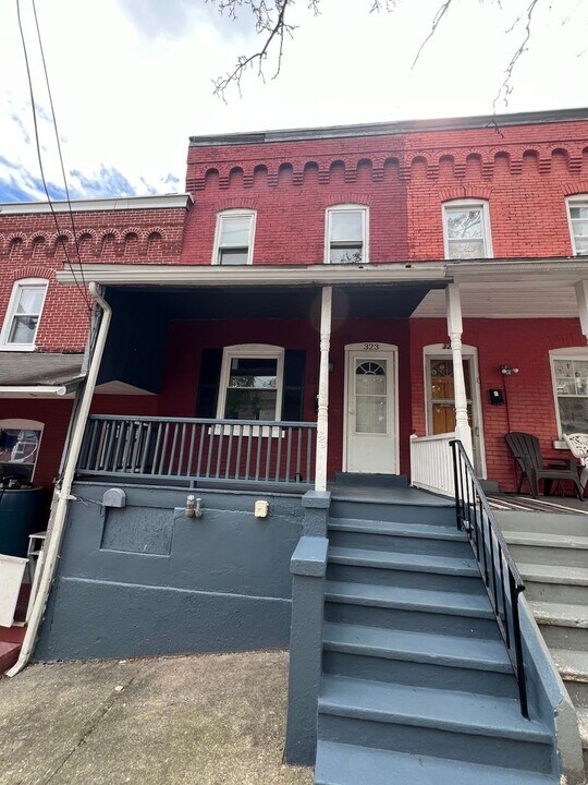 323 State St in Bethlehem, PA - Foto de edificio