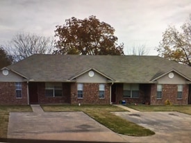 360 Anderson Rd in Reno, TX - Building Photo