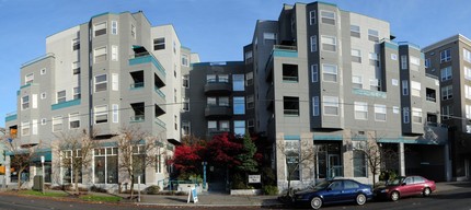 Lee Plaza Apartments in Seattle, WA - Building Photo - Building Photo