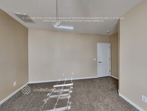 30603 White Bird Ave in Zephyrhills, FL - Foto de edificio - Building Photo