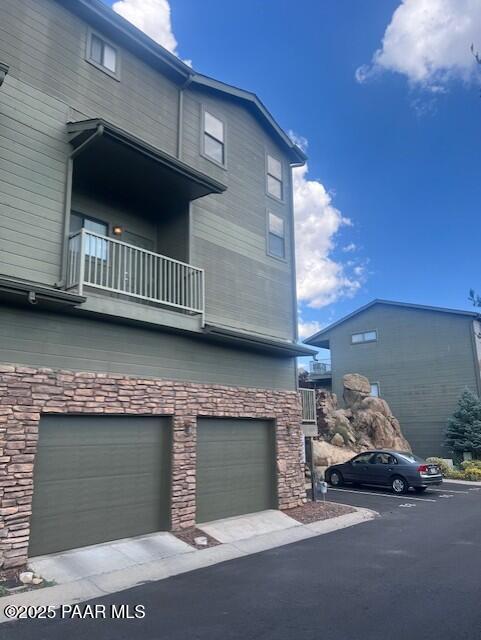 1070 Stratus Way