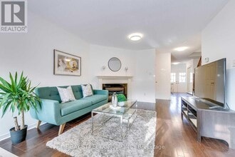 5166 Des Jardines Dr in Burlington, ON - Building Photo - Building Photo