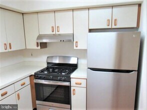 19 Barclay Ct in Trenton, NJ - Building Photo - Building Photo