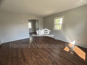 4807 NW Aurora Ave. in Des Moines, IA - Building Photo - Building Photo