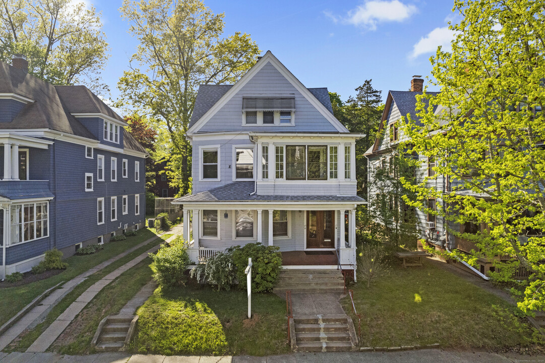 38 Hubinger St in New Haven, CT - Building Photo