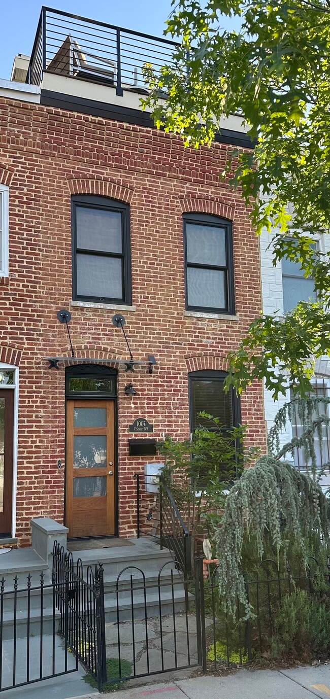 1007 V St NW in Washington, DC - Building Photo - Building Photo