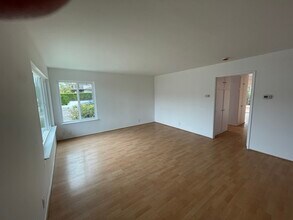 201 4th St in Encinitas, CA - Building Photo - Building Photo