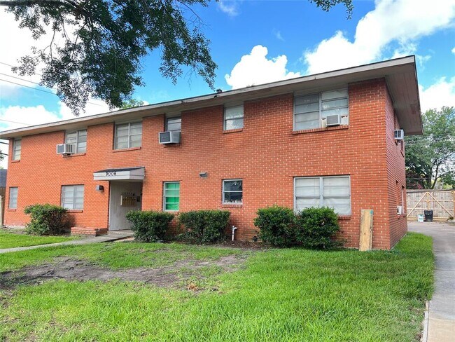 9006 Ilona Ln in Houston, TX - Building Photo - Building Photo