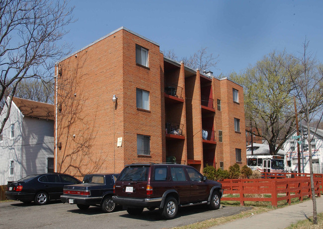 4001 1st St SE in Washington, DC - Building Photo - Building Photo