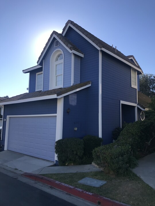 15882 Antelope Dr in Chino Hills, CA - Foto de edificio