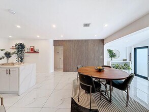 1367 NW 41st St in Miami, FL - Building Photo - Building Photo