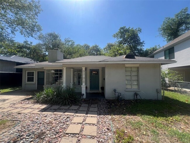 property at 3705 Grayson Ln