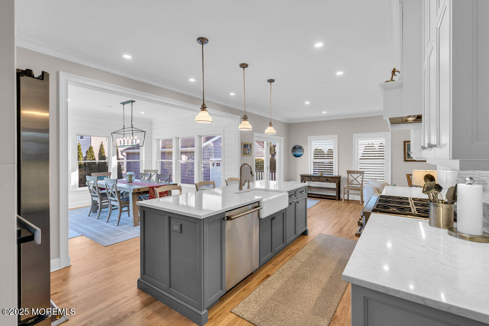 102 4th Ave in Sea Girt, NJ - Building Photo