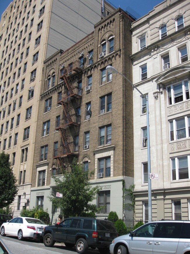 159 Eastern Parkway in Brooklyn, NY - Building Photo - Building Photo
