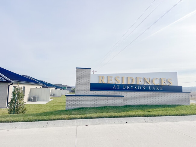 374 SE 85th Rd in Warrensburg, MO - Building Photo - Building Photo