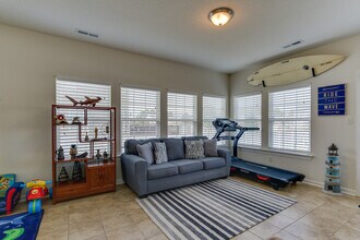 1441 Kemp Bridge Dr in Chesapeake, VA - Building Photo - Building Photo