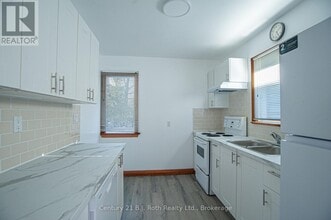 639 Yonge St in Midland, ON - Building Photo - Building Photo