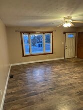 58 Oriole Dr in Decatur, IL - Building Photo - Building Photo