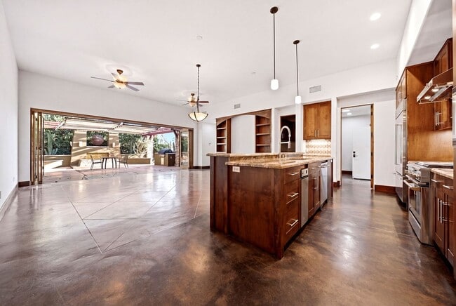 property at 825 Gonzales St