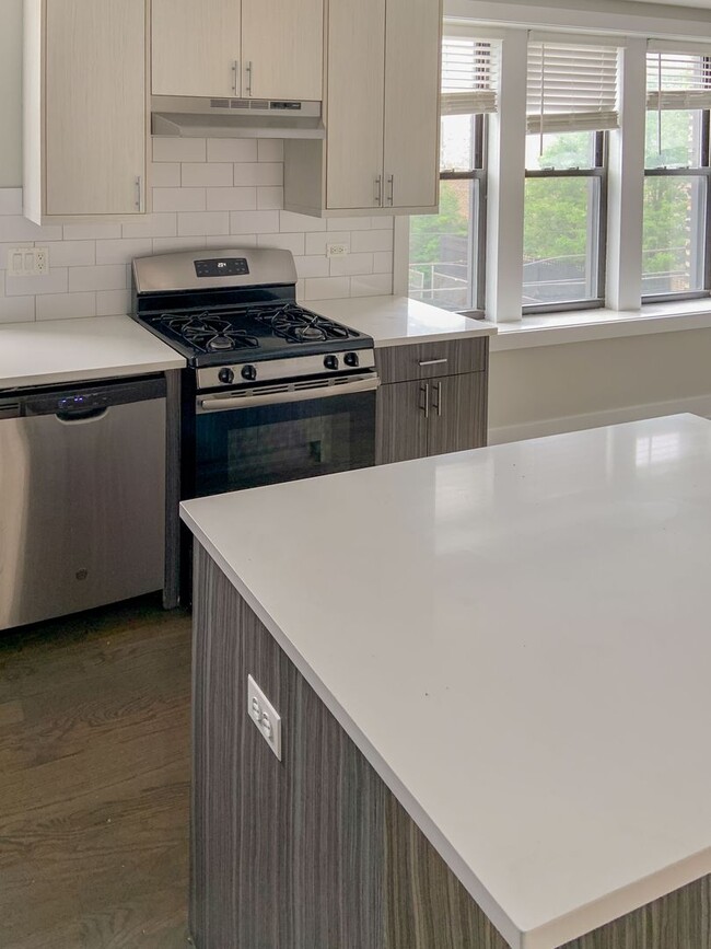 2620 N Rockwell St, Unit 2R in Chicago, IL - Building Photo - Building Photo