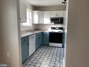 142 Surrey Club Ln in Stephens City, VA - Building Photo - Building Photo