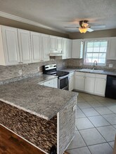 219 Hunter Hills Cir in Bristol, TN - Foto de edificio - Building Photo