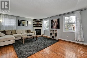 20 Dundegan Dr in Ottawa, ON - Building Photo - Building Photo
