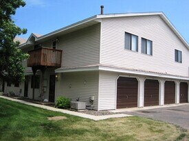 2673 Brookdale Ln in Brooklyn Park, MN - Building Photo