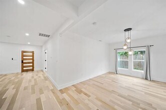 6016 Gaston Ave in Dallas, TX - Building Photo - Building Photo