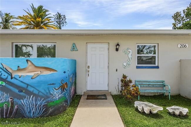 property at 206 Cape Coral Pkwy W