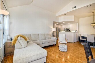 16940 Starling Sight in San Diego, CA - Building Photo - Building Photo