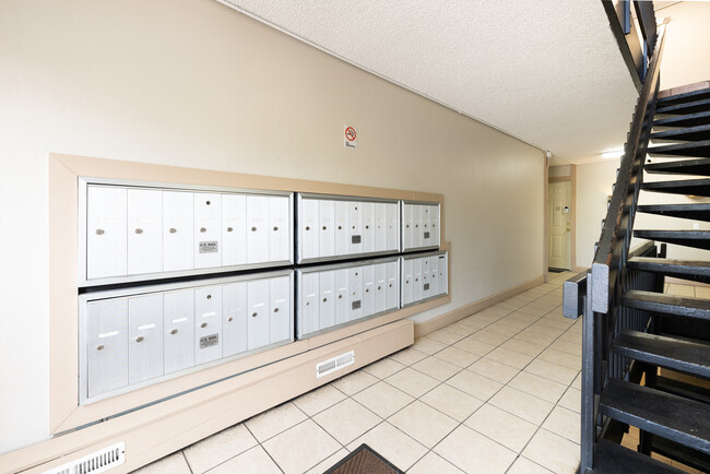 Galley Manor Apartments in Colorado Springs, CO - Foto de edificio - Interior Photo