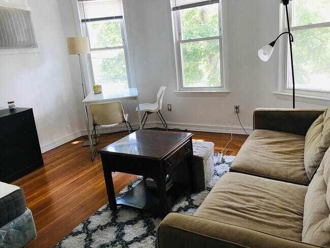 5 Lexington Ave in Somerville, MA - Building Photo - Building Photo