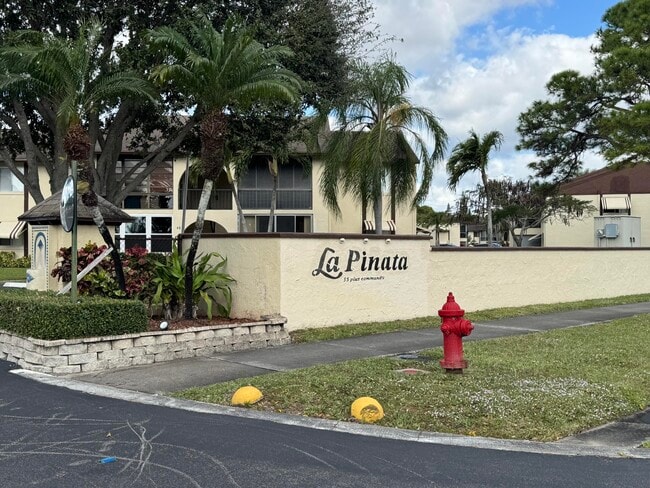 property at 3624 La Aires Ct