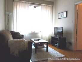 208 Winthrop Rd in Brookline, MA - Building Photo