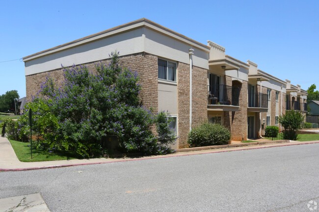 The Alora I in Oklahoma City, OK - Foto de edificio - Building Photo