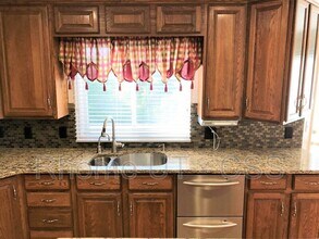 2041 E Windsor Oak Cv in Sandy, UT - Building Photo - Building Photo