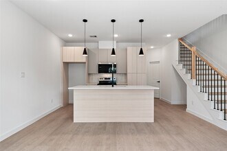 1031 North Ln in Houston, TX - Building Photo - Building Photo