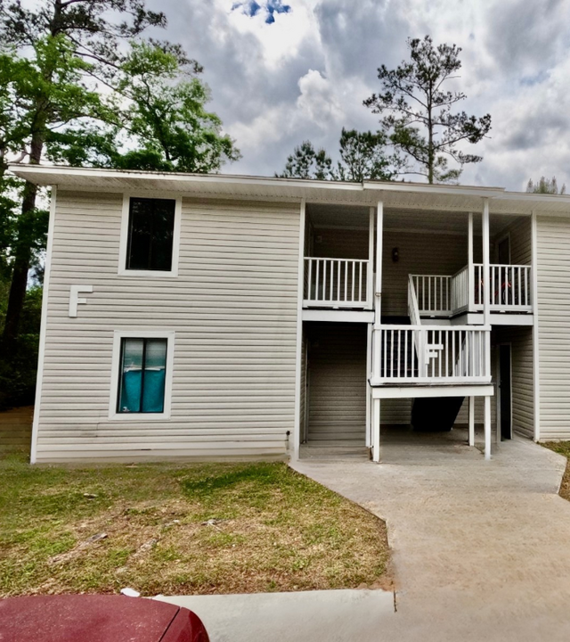 1901 Airport Rd in Conway, SC - Building Photo