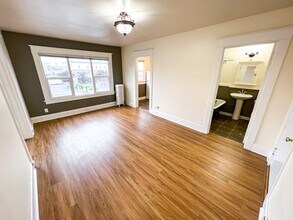 Queen Anne Arms in Seattle, WA - Building Photo - Building Photo