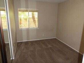 25687 Serena Dr in Santa Clarita, CA - Building Photo - Building Photo